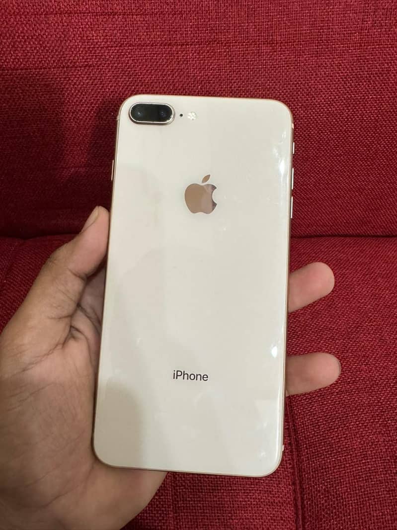 Apple iPhone 8 Plus 3