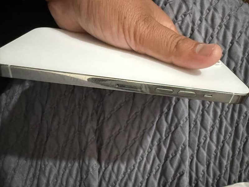 Apple iPhone 13 Pro Max 4