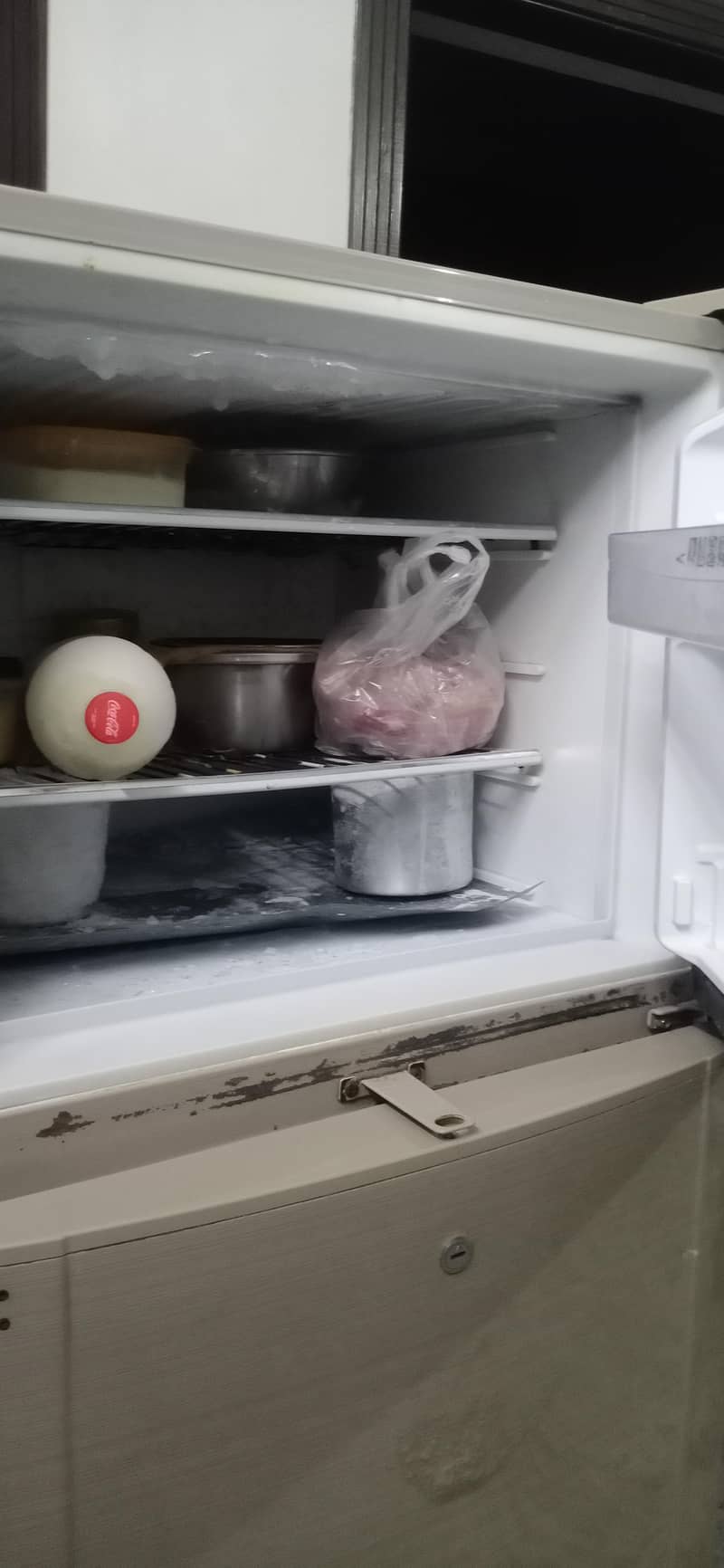 Dawlance fridge medium size 4