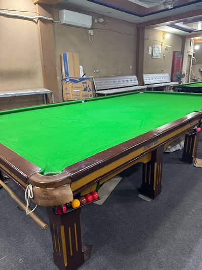 SNOOKER TABLE