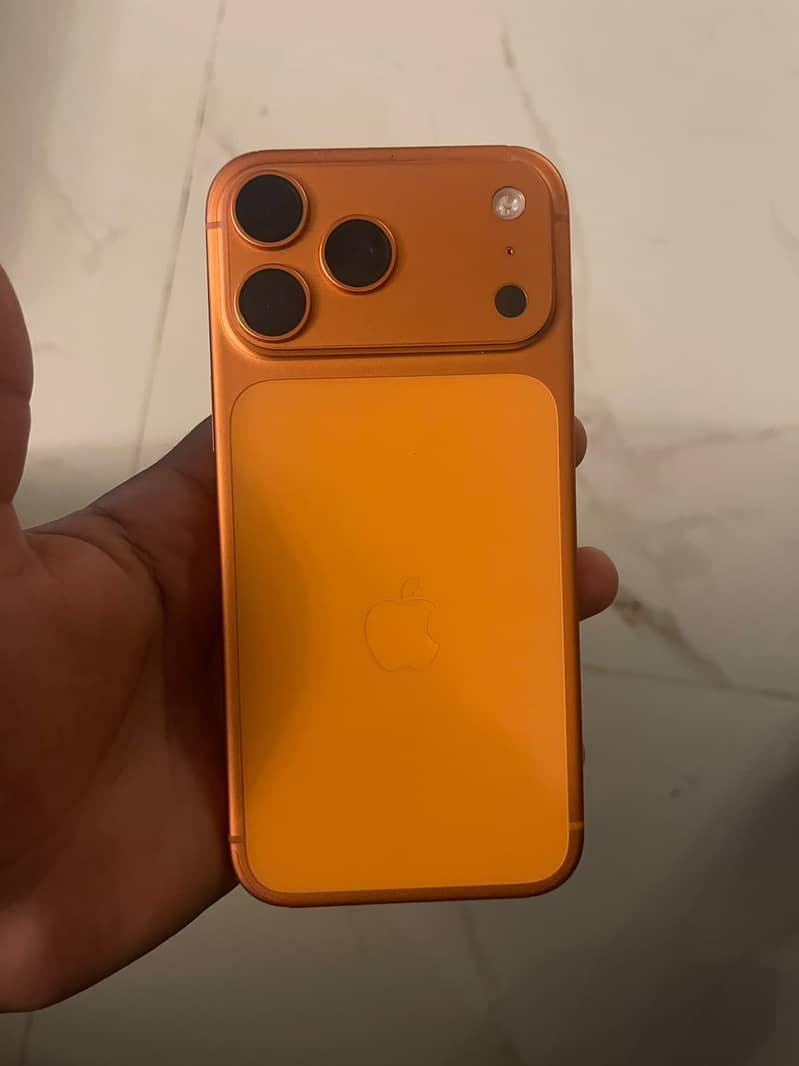 Apple iPhone 17 Pro Max 2