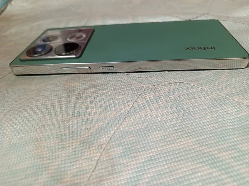Infinix Note 40 0