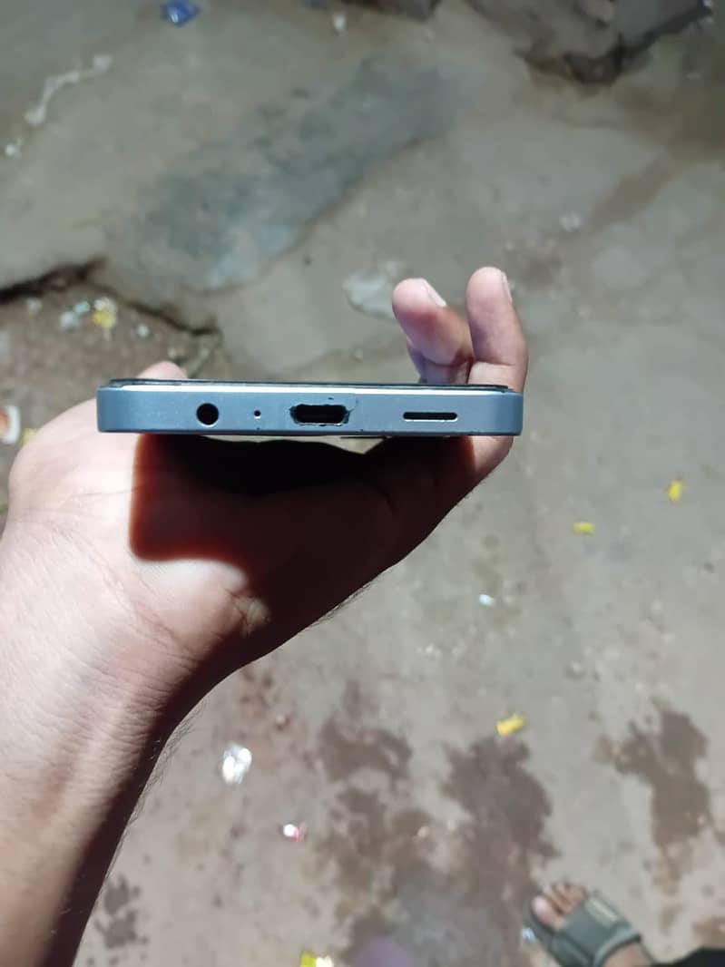 Samsung Mobile A06 3