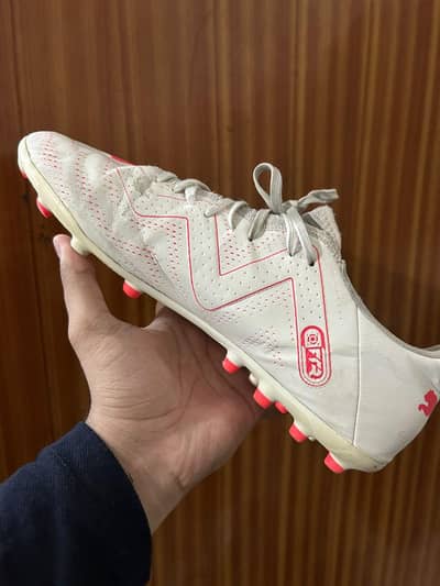 PUMA FUTURE PLAY MG FOOTBALL STUDS FOR SALE
