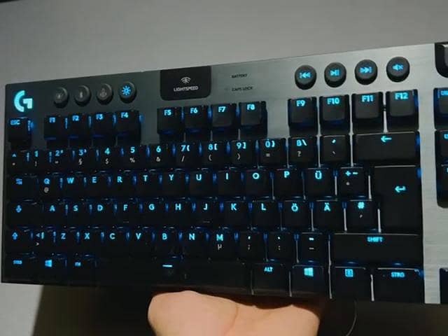Logitech g915 tkl 1