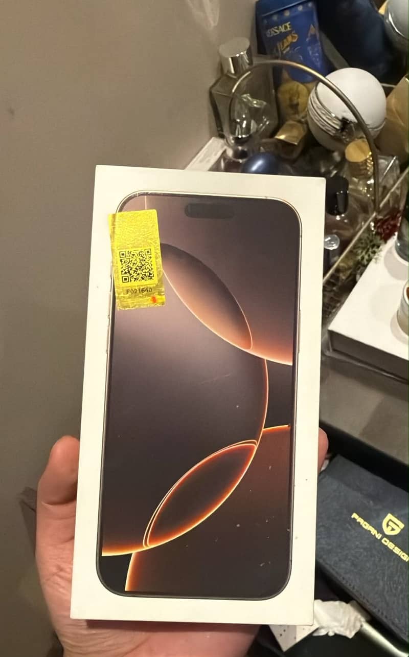 Apple iPhone 16 Pro Max 0