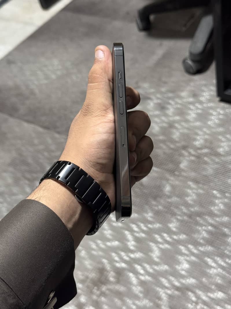 Apple iPhone 13 Pro 2