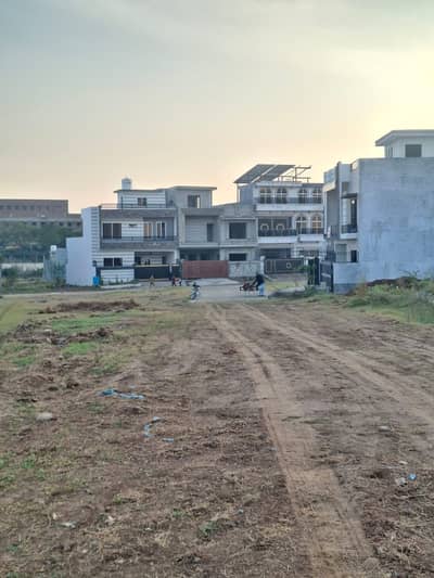 Plot For Sale in Lohi bheer madina Town
