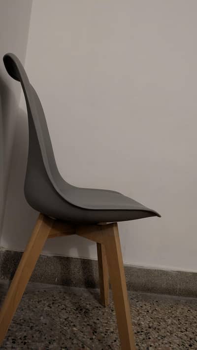 10/10 condition imported chairs. 4 pieces .