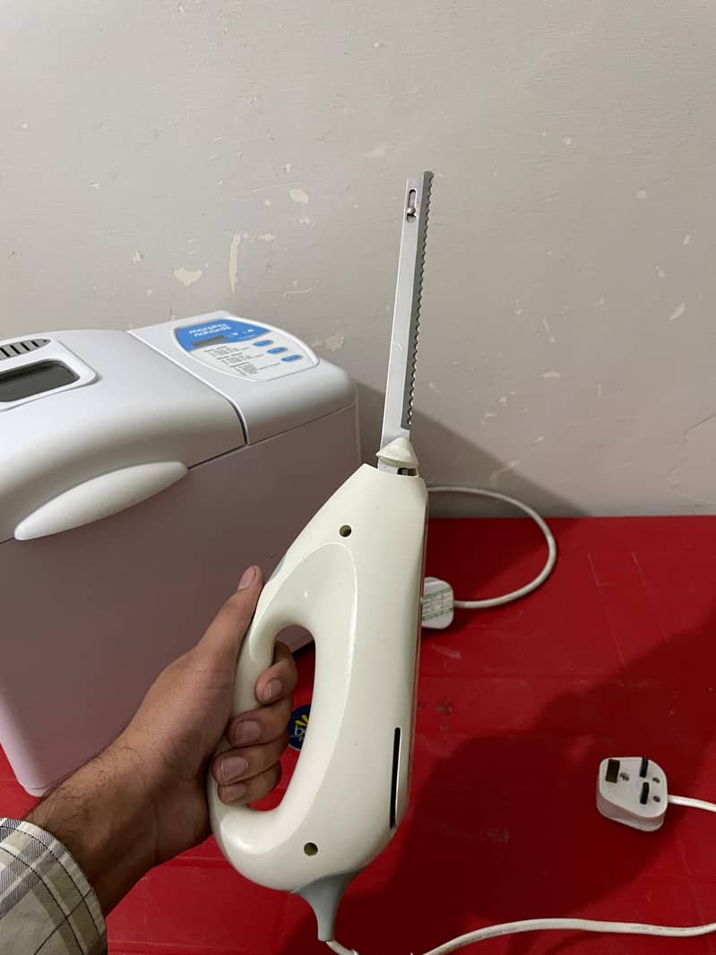 Morphy Automatic Electric Bread / Dough Maker with Accessories 3