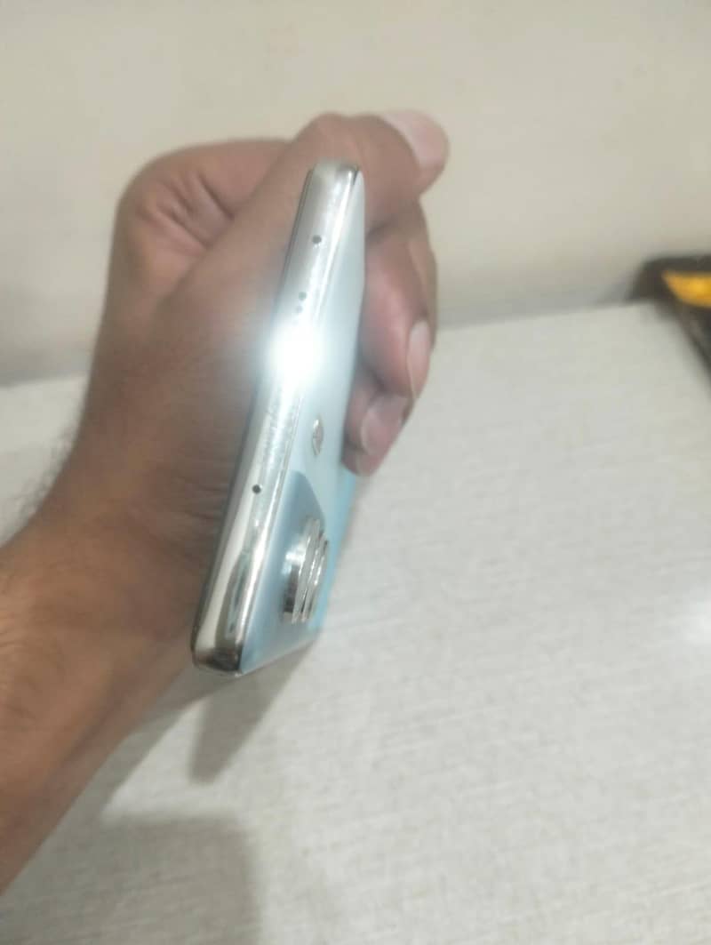 Tecno CAMON 40 4