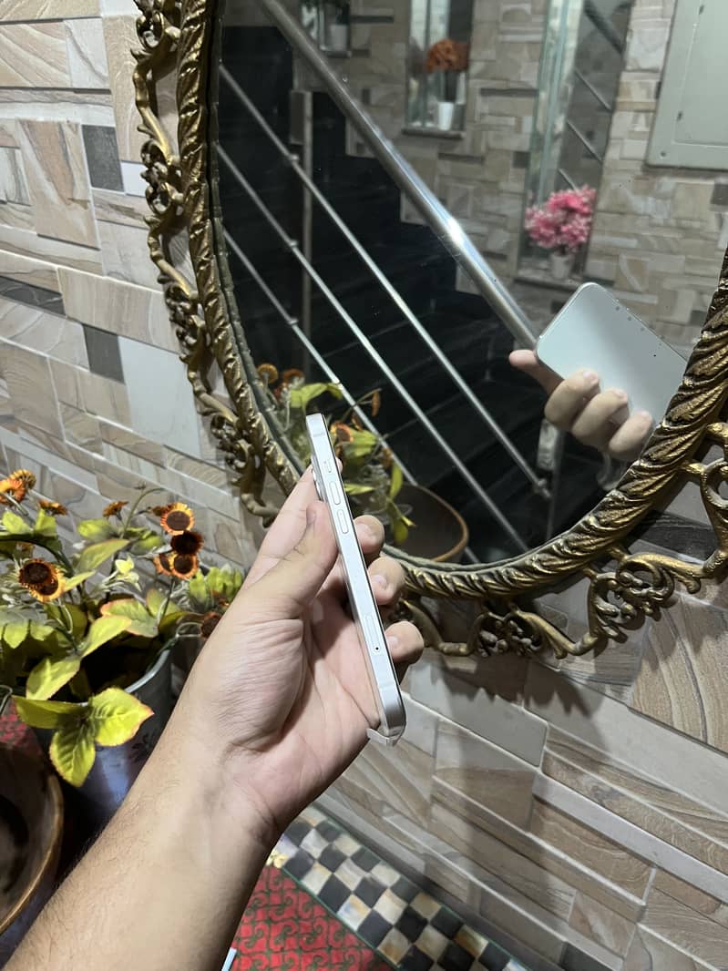 Apple iPhone 13 3