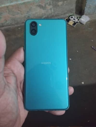 Aquos R3  4.128