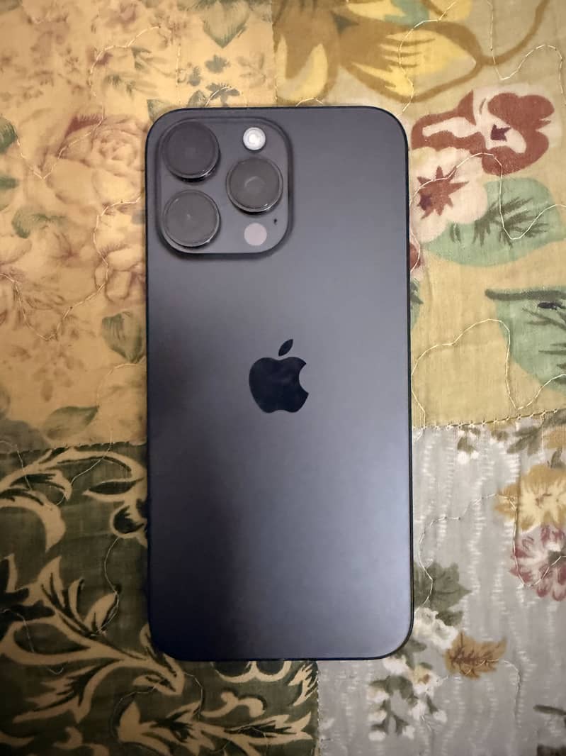 Apple iPhone 15 Pro Max 3