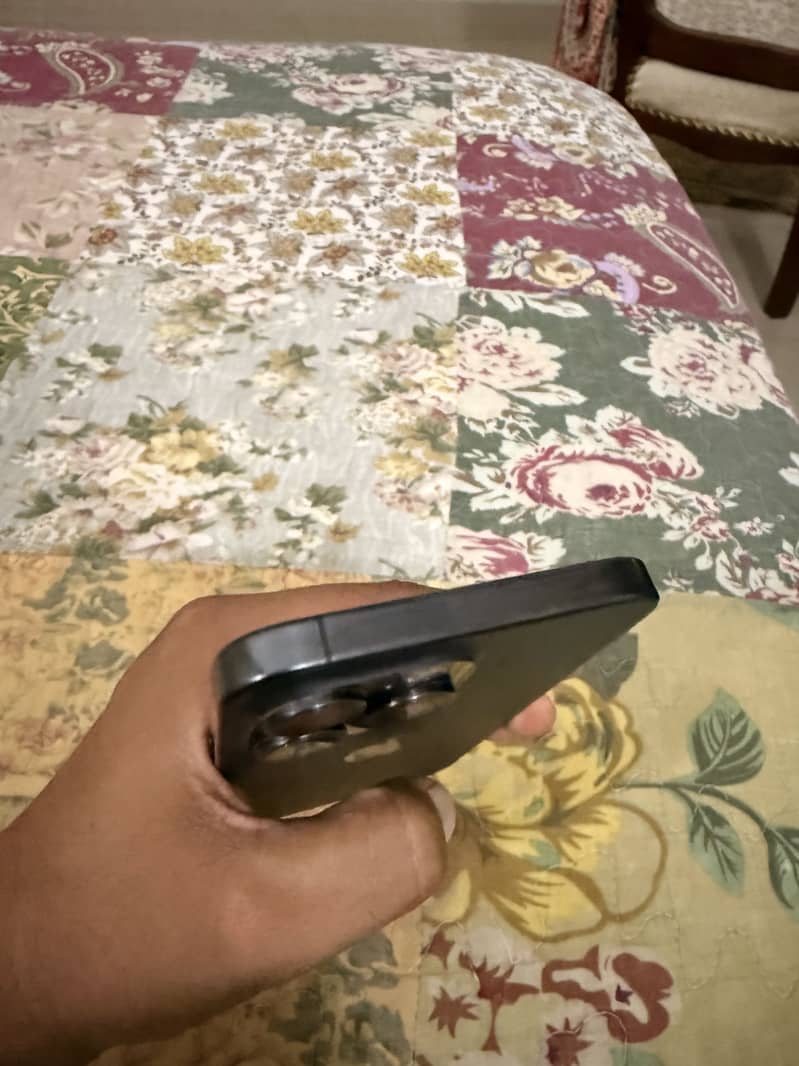Apple iPhone 15 Pro Max 7