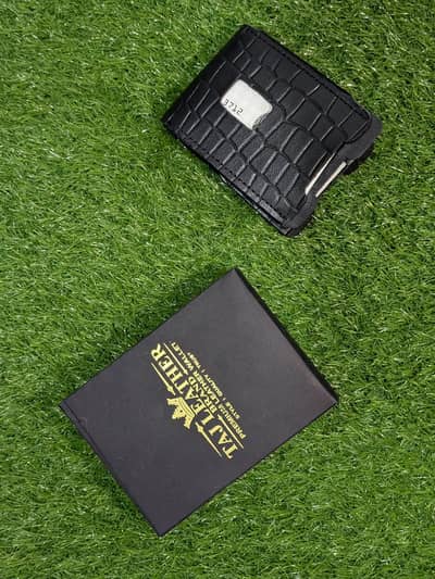 Leather wallets available in premium quality