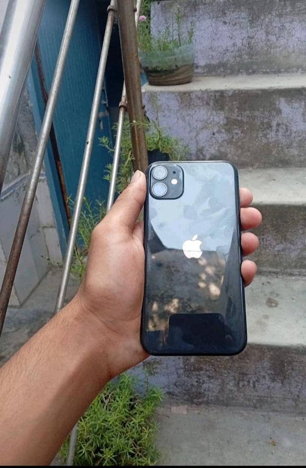 Apple iPhone 11 0