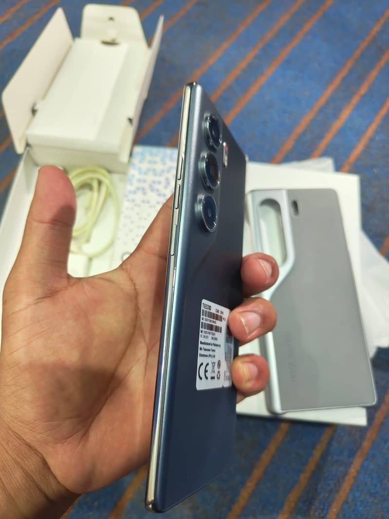 Tecno CAMON 40 Pro 1