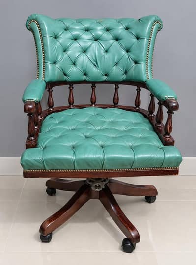 Captain's Swivel Chair / Antique Office Chair*