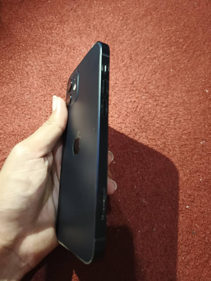 Apple iPhone 12 3
