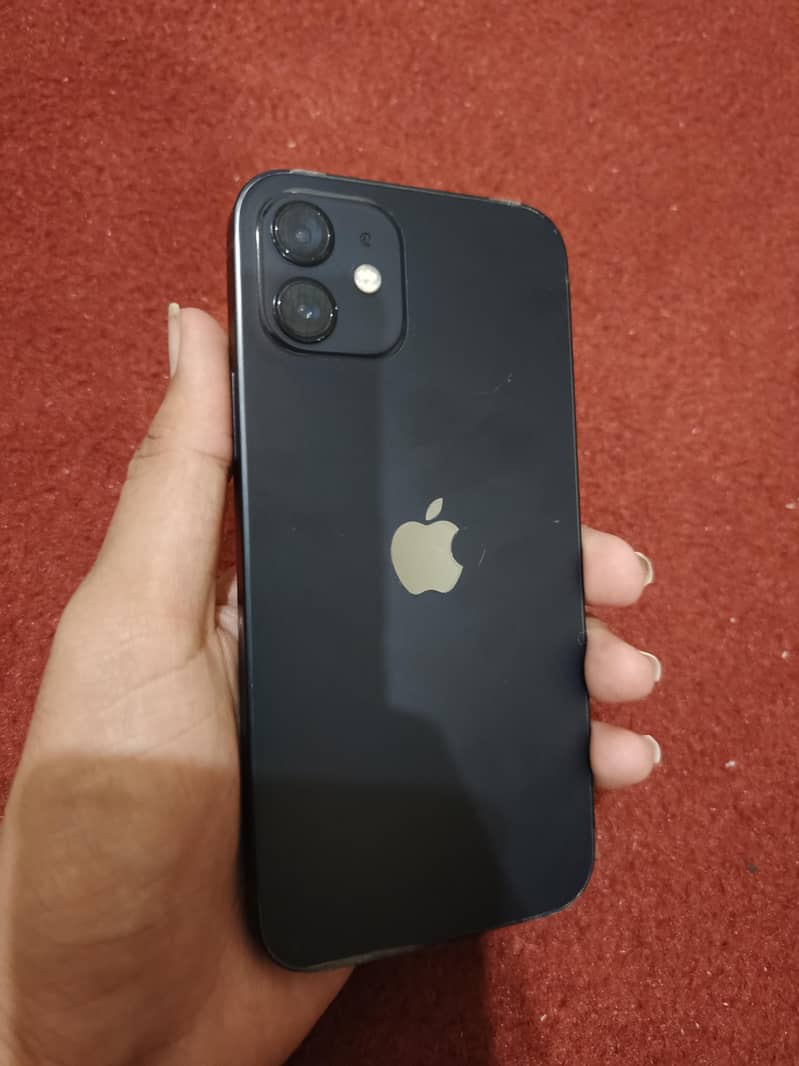Apple iPhone 12 4