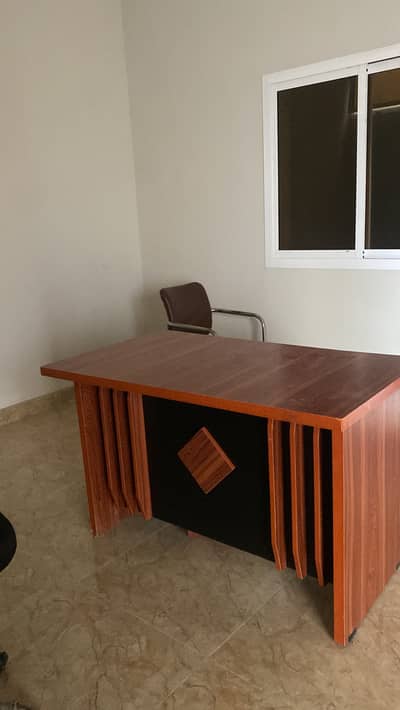 Office furniture/Exective table Staff table Chair