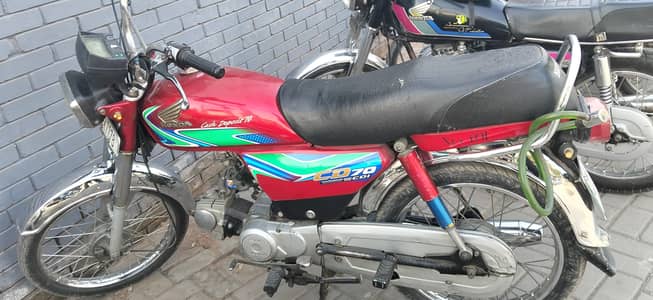 Urgent sale CD70 bike Siddiqui Chowk 6th road