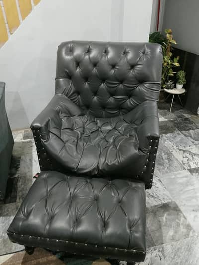Button-tufted single sofa with ottoman