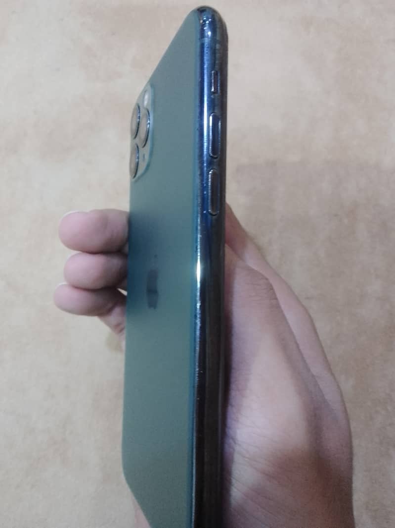 Apple iPhone 11 Pro 2