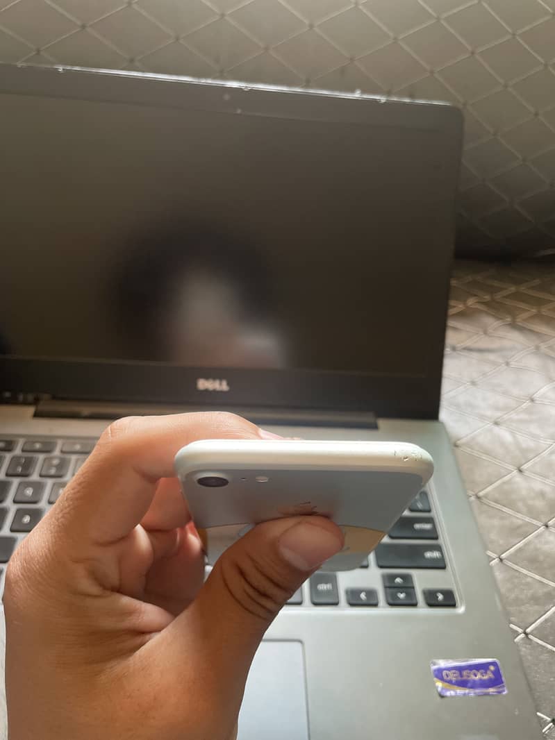 Apple iPhone 7 2
