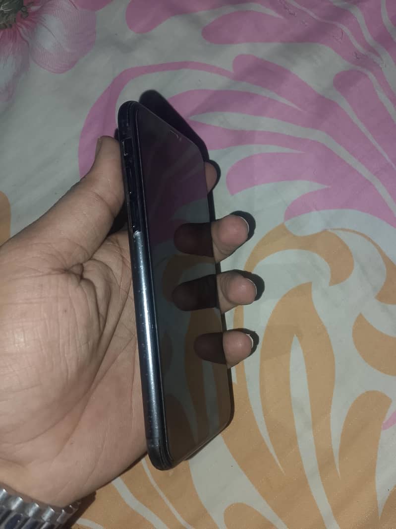 Apple iPhone X 4