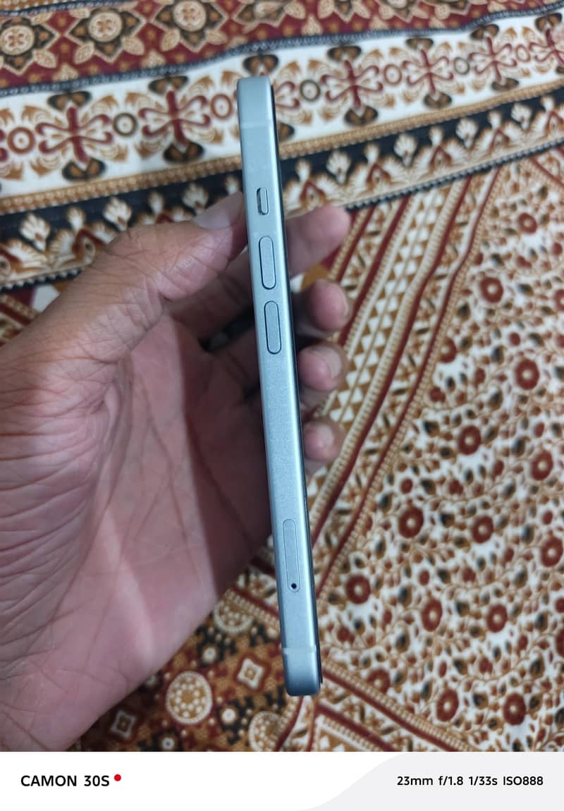 Apple iPhone 15 2