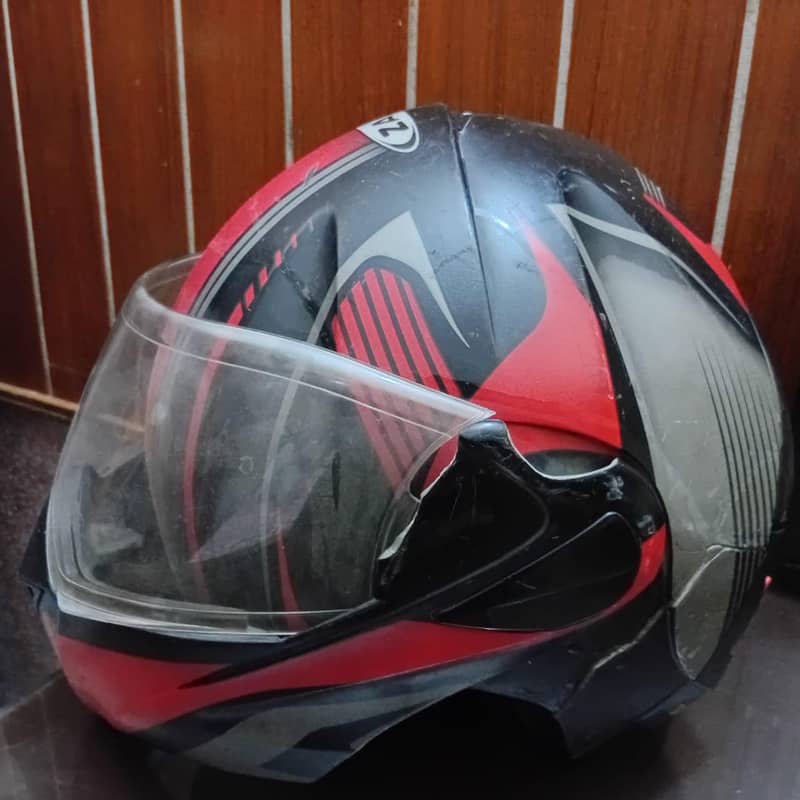 HELMET 1