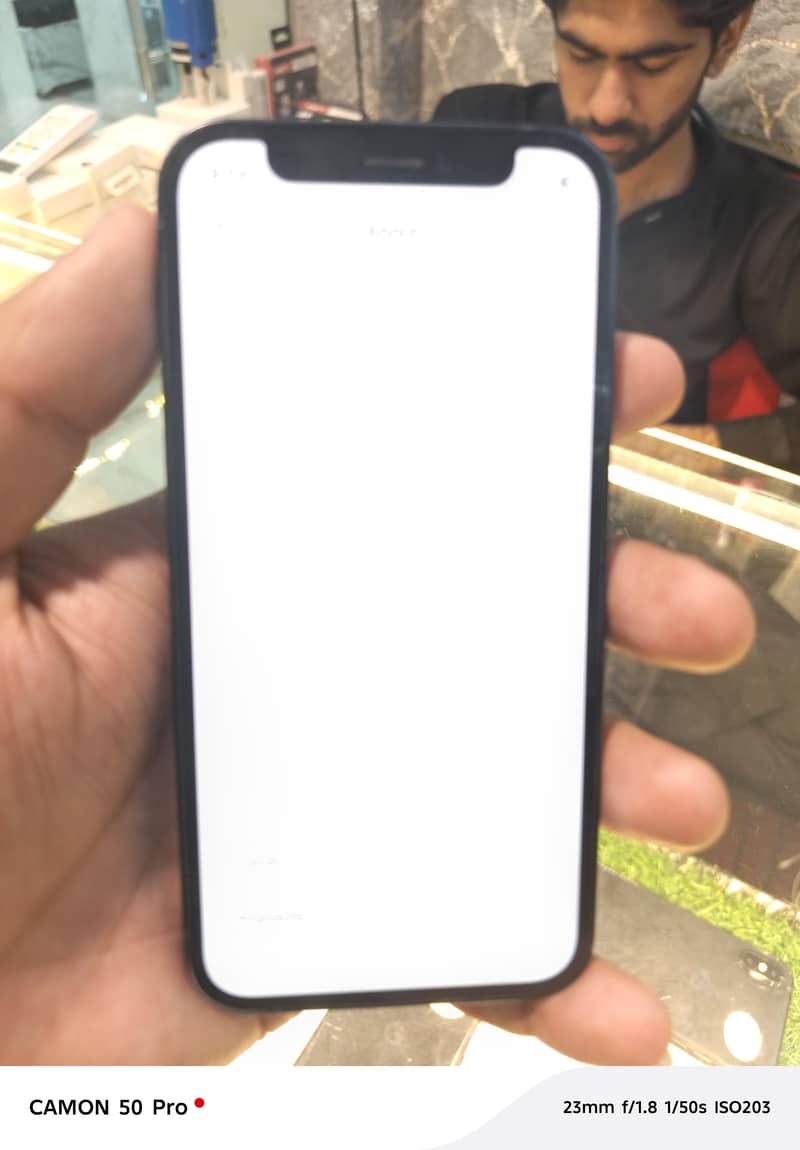 Apple iPhone 11 0