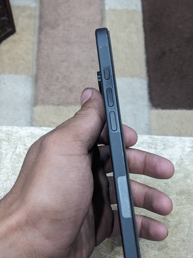 Apple iPhone 16 Plus 2
