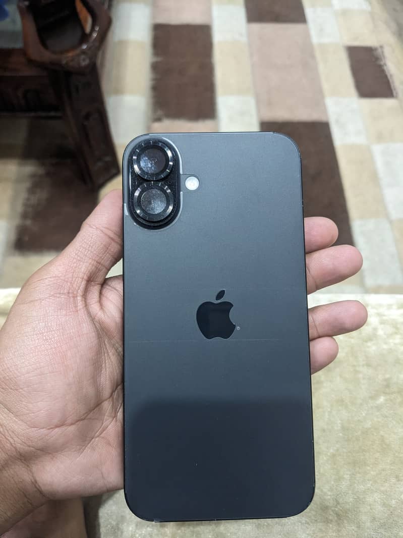 Apple iPhone 16 Plus 3