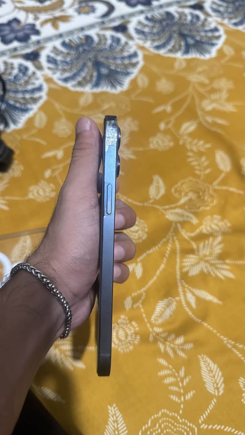 Apple iPhone 12 Pro Max 4