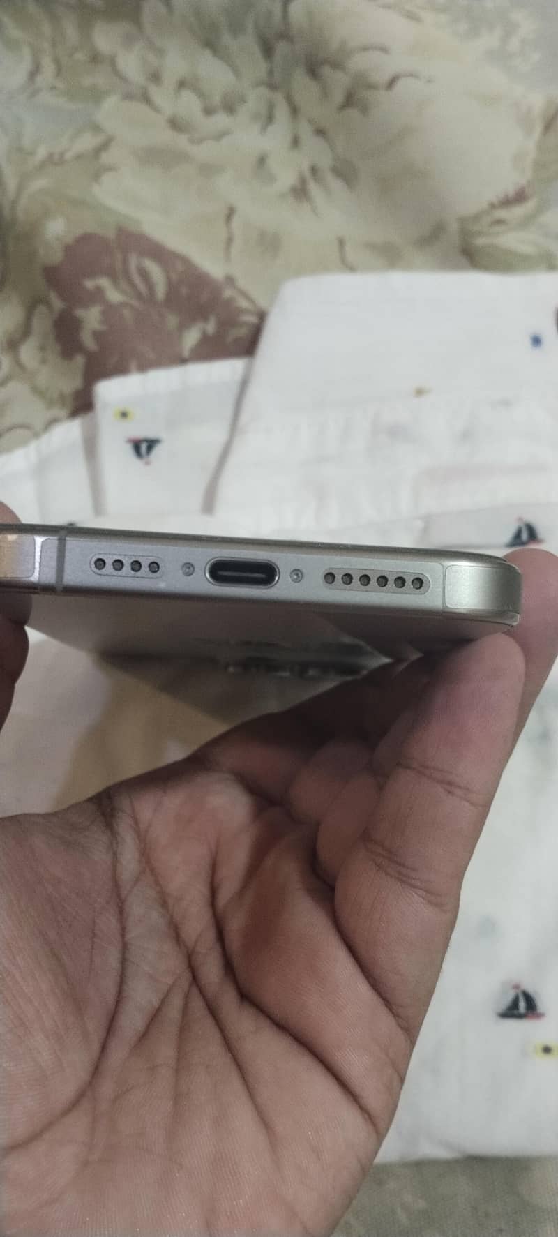 Apple iPhone 15 Pro Max 1