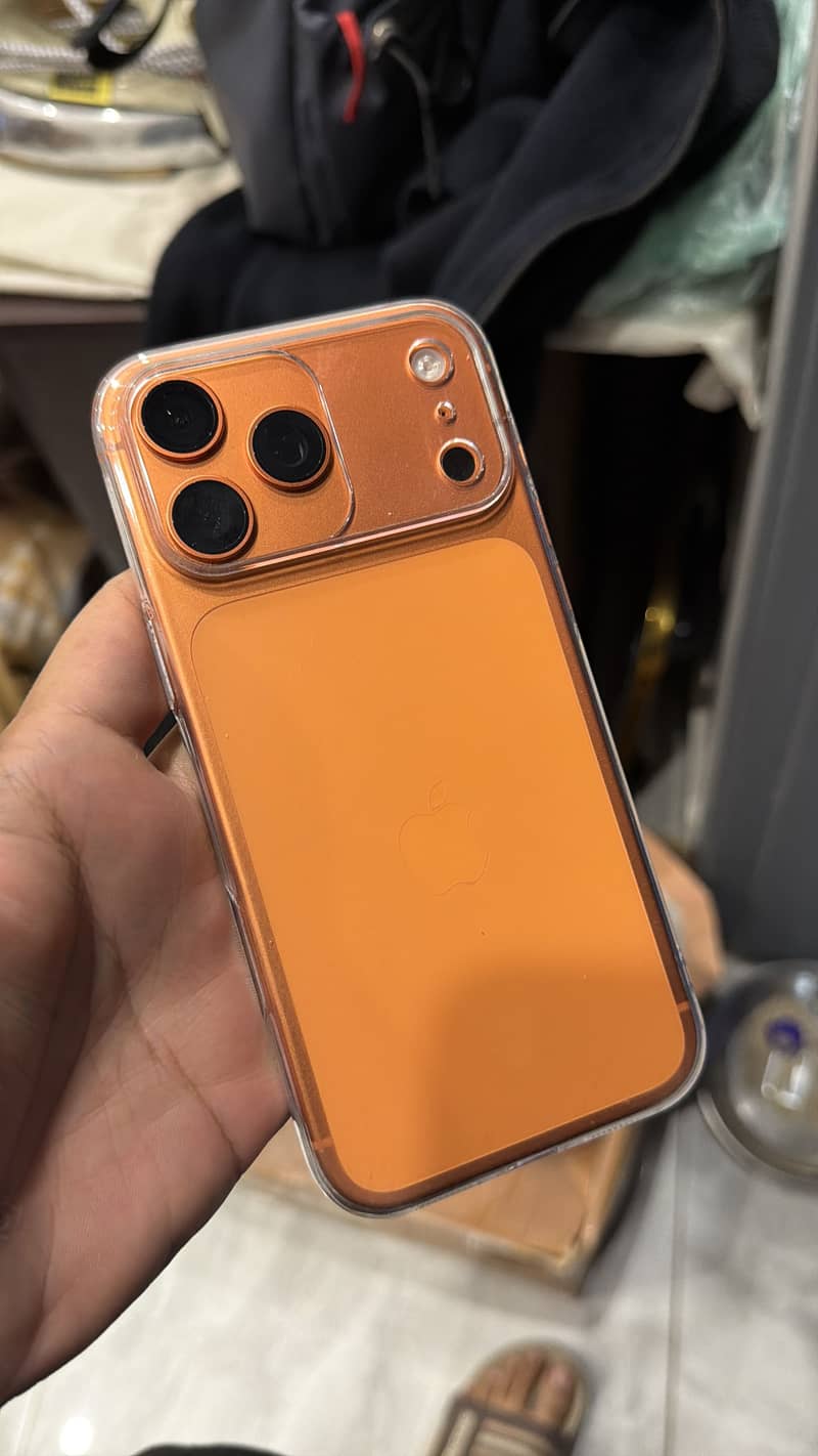 Apple iPhone 17 Pro Max 4
