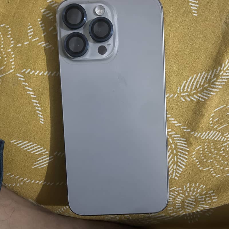 Apple iPhone 15 Pro Max 1