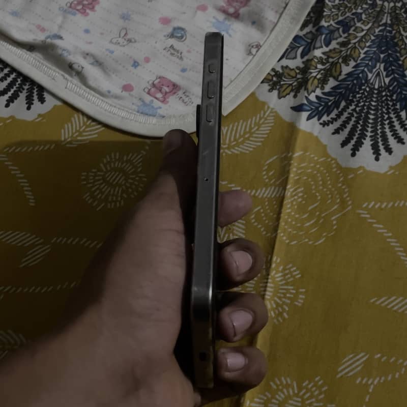 Apple iPhone 15 Pro Max 11