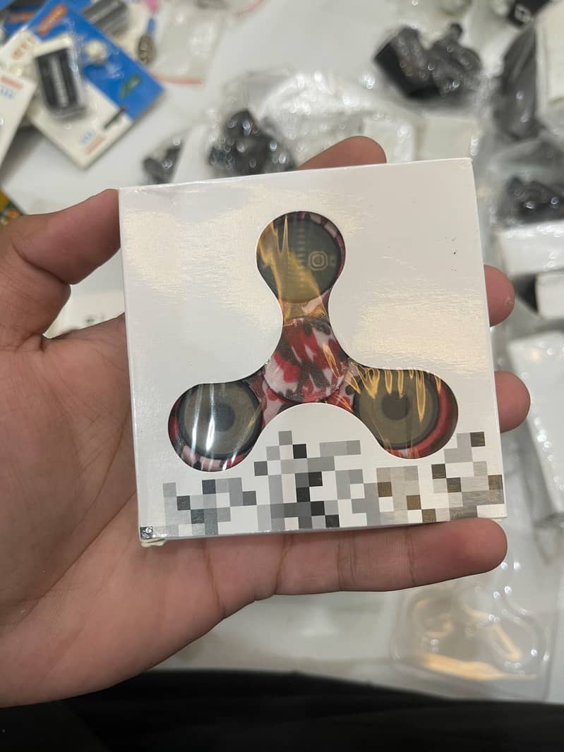 Imported spinners available different pattern 6 pcs available 1