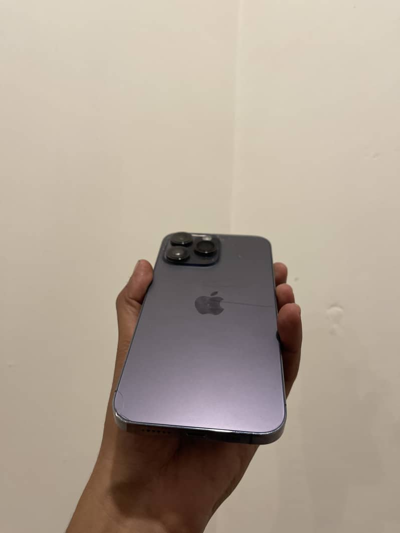 Apple iPhone 14 Pro Max 1