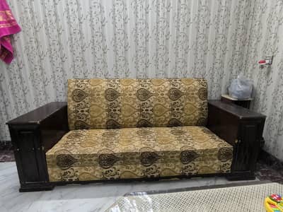 3 seater Sofa fer sale