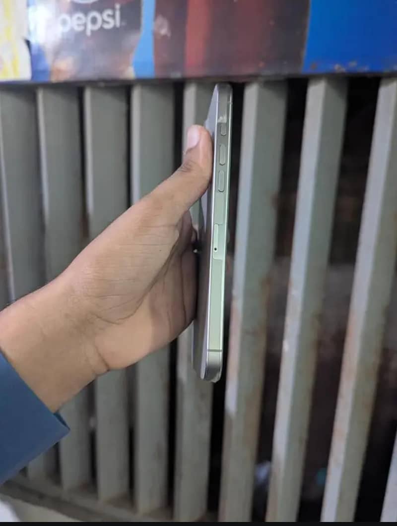 Apple iPhone 15 Pro Max 5
