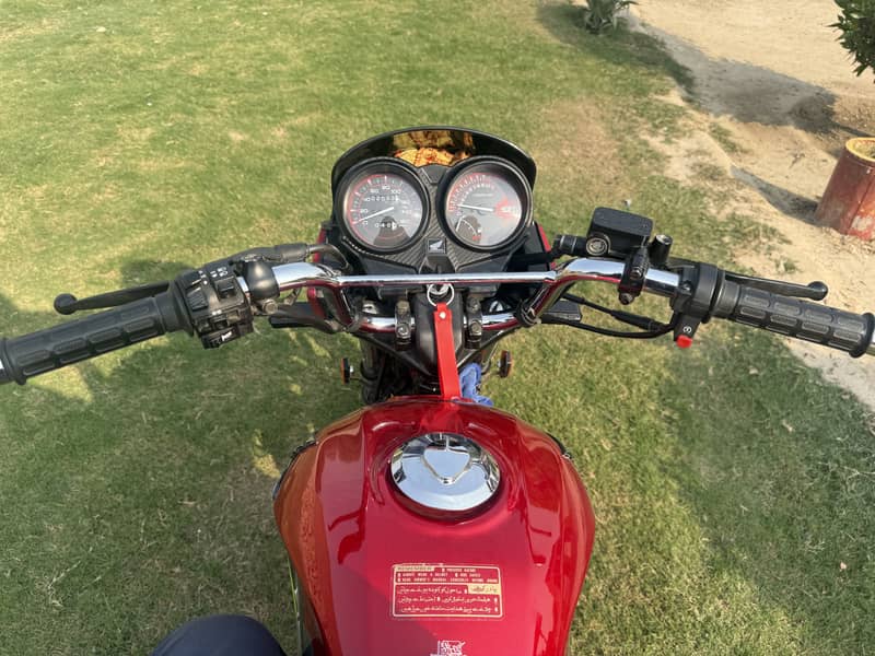 Honda CB125F 1