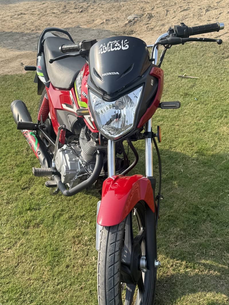 Honda CB125F 3