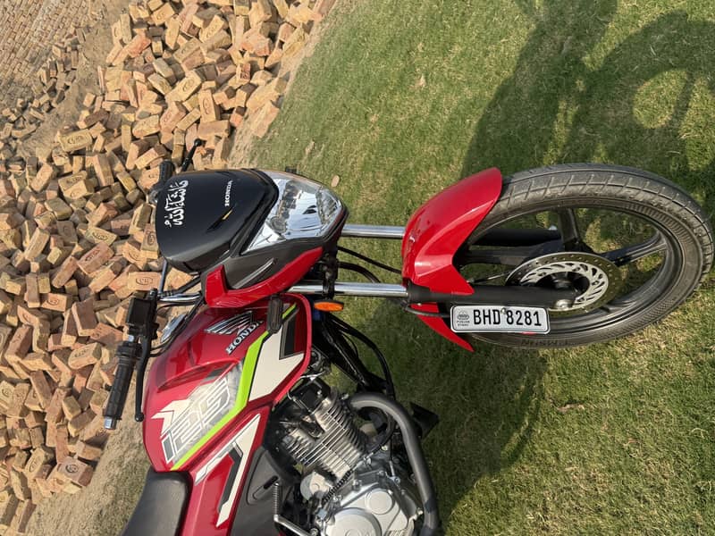 Honda CB125F 6