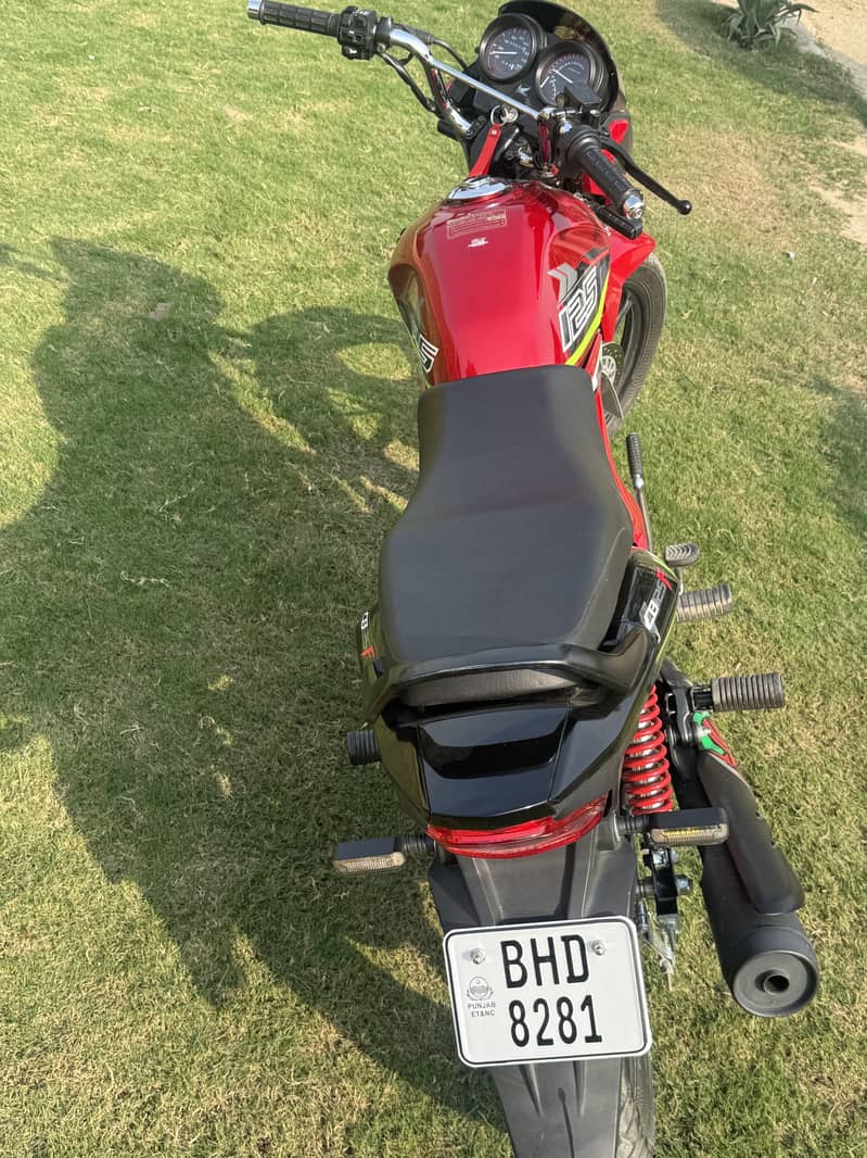 Honda CB125F 7