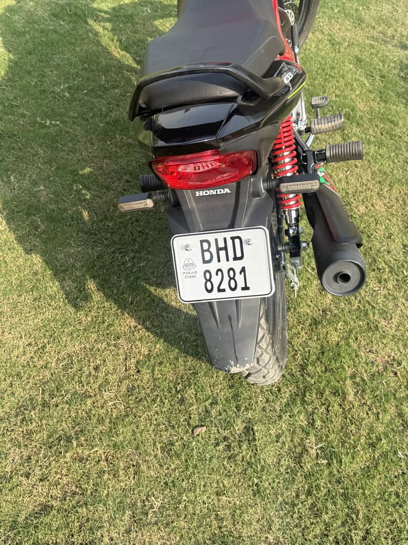 Honda CB125F 8